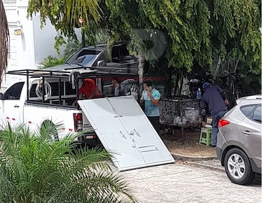 Instalan nueva puerta de seguridad en la embajada de Nicaragua, el refugio de Martinelli