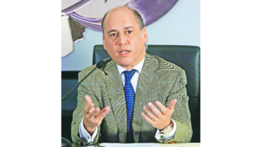 Varela acepta la renuncia de Aguilera y de Donadío