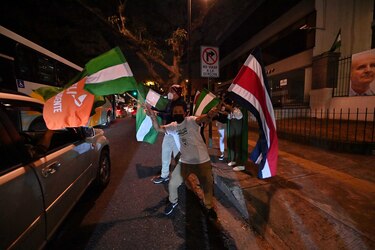 Costa Rica culmina su votación para elegir a un nuevo presidente