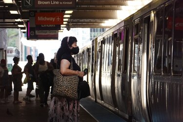 Gobierno de Estados Unidos apelará derogación del uso obligatorio de mascarilla en transporte público