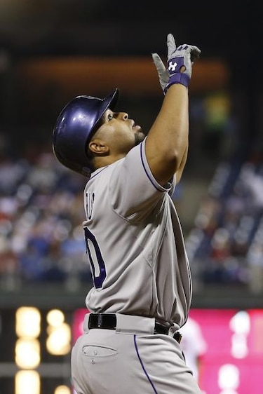 Con jonrón de Rosario, Rockies vencen a Filis