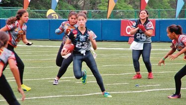Kolts y Raiders, con paso arrollador