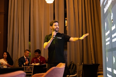 Lulubit reúne a más de 300 personas para lanzar Acciones Lulubit y su Tarjeta Virtual en Panamá