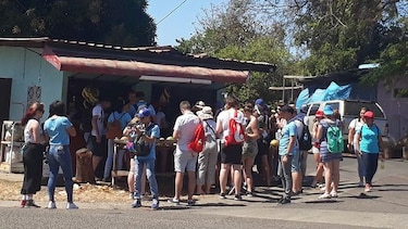 Peregrinos de todo el mundo conocen las tradiciones de Azuero