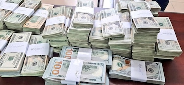 Imputan cargos y ordenan detención provisional tras decomiso de $920 mil en un operativo antidrogas