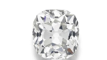 Subastan anillo de diamante comprado en mercado de pulgas