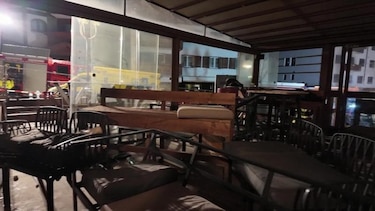 Al menos 40 muertos y 115 heridos tras un incendio en un bar en un centro turístico de esquí en Suiza