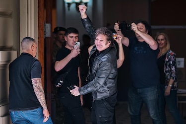 Javier Milei será el próximo presidente de Argentina; Massa reconoce la derrota