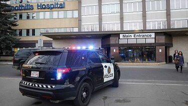 Acuchillan a militares canadienses; autor grita que es en nombre de ‘Alá’