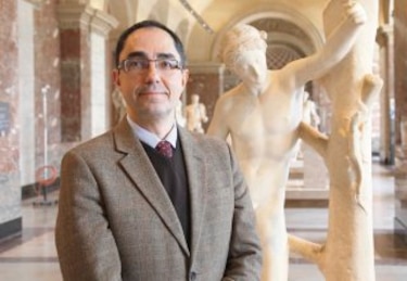 Cambio en cúpula del museo Louvre