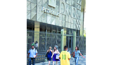 Petrobras vende activos a Total