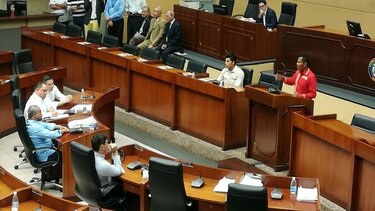 Diálogo entre jóvenes y diputados en el pleno de la Asamblea Nacional seguirá la próxima semana