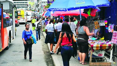 Alcaldía capitalina modifica norma sobre uso de aceras