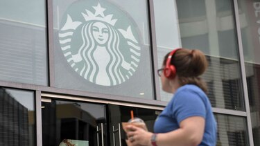 Starbucks otra vez bajo polémica en Estados Unidos por discriminación