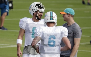Dolphins descartan a Tannehill para duelo ante Steelers