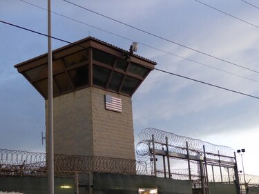Legisladores de Estados Unidos instan a Biden a cerrar la prisión de Guantánamo