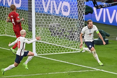 Inglaterra se verá con Italia en su primera final en una Eurocopa tras rendir a Dinamarca