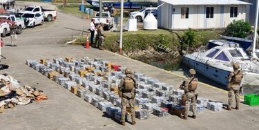 En un operativo entre Colombia y Panamá se incautaron de 6.1 toneladas de cocaína en la costa de Isla Grande