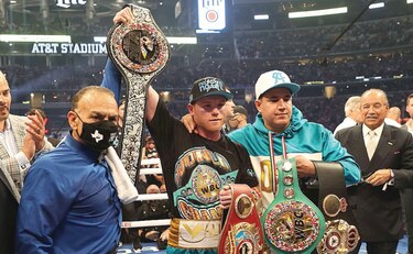 Demetrius Andrade lanza reto a ‘Canelo’ Álvarez en público