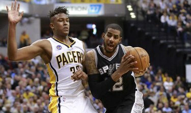 Cavaliers caen ante Grizzlies; Pacers ponen fin a racha de Spurs