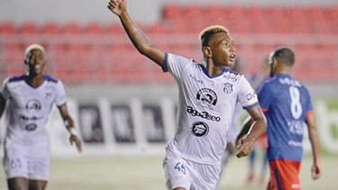 Costa del Este asegura puesto en semifinales