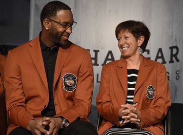 McGrady ingresa al Salón de la Fama, pero modera festejo