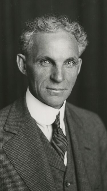 Por qué Henry Ford creó la semana laboral de 5 días hace 100 años y cómo la medida impactó al mundo