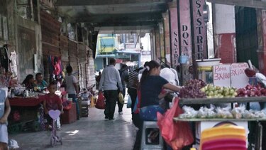 Miviot indemniza a comerciantes por obras de renovación en Colón