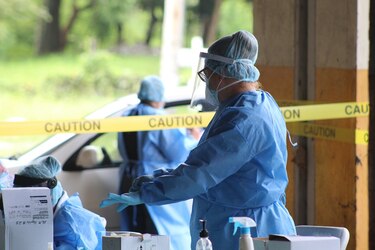 Se registran en las últimas horas 19 muertos; se aplican 7,061 pruebas para detectar la Covid-19