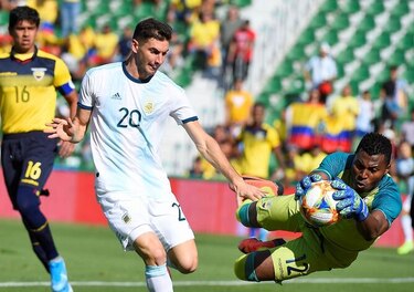 Argentina  golea a Ecuador