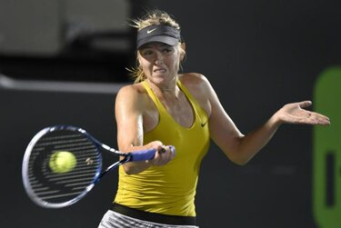 Sharapova se salva ante Flipkens y avanza en torneo de Miami