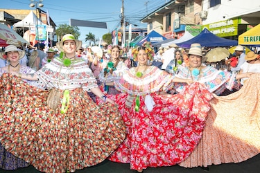 Banco General vuelve a brillar en el Desfile de las Mil Polleras 2026