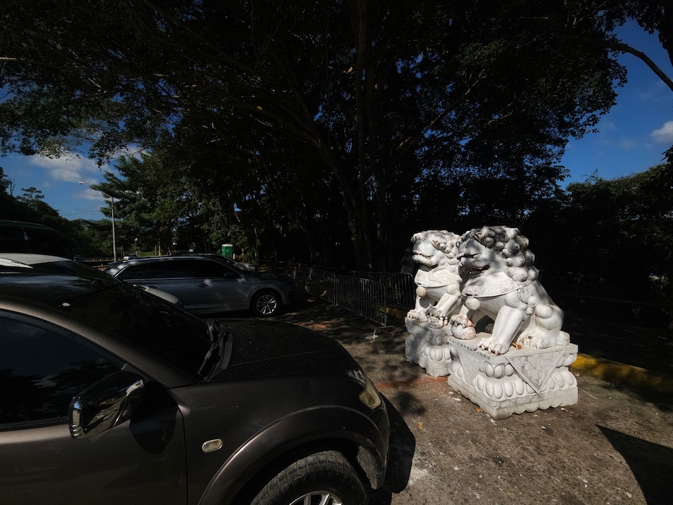 Demolición de monumento chino: La noche oscura de los dragones del puente