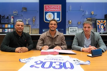 Ruben Kluivert, hijo del mítico delantero Patrick Kluivert, ficha por el Lyon