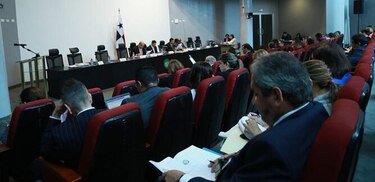 Diputados proponen cambiar multas y fianzas en proyecto de contrataciones
