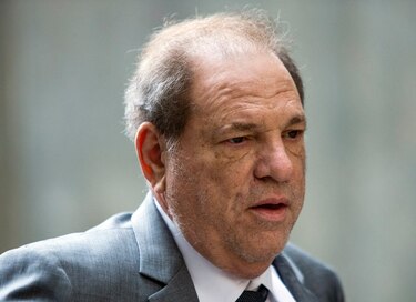 Transfieren a Harvey Weinstein a Los Ángeles para un nuevo juicio
