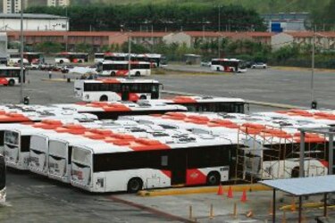 Piden declarar ilegal el contrato de Mi Bus