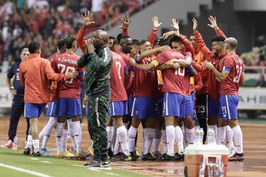 La selección de Costa Rica emprende el viaje hacia el Mundial de Catar
