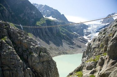 Evacuan a cerca de 200 personas en Suiza por riesgo de desprendimientos de glaciar