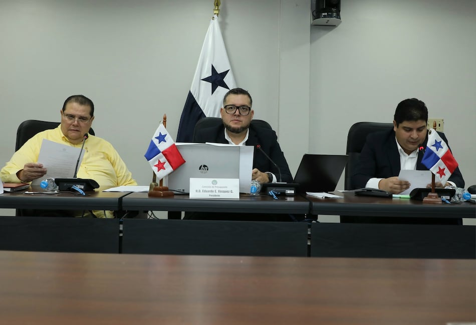 Aprueban $1.5 millones para seguro privado de Etesa y frenan otros $21.8 por dudas en contratos para inversiones