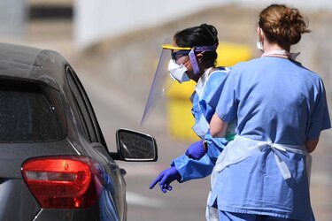 Fallecidos por Covid-19 rozan los 200 mil; OMS advierte sobre el ‘pasaportes de inmunidad’