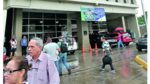 Orden y pocas filas en primer día de trámite migratorio