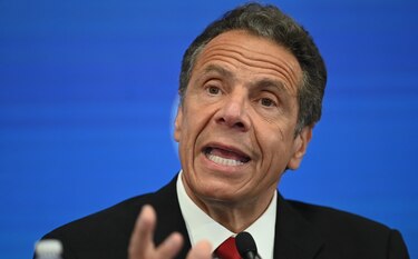 Andrew Cuomo renuncia a la gobernación de Nueva York tras acusaciones de acoso sexual