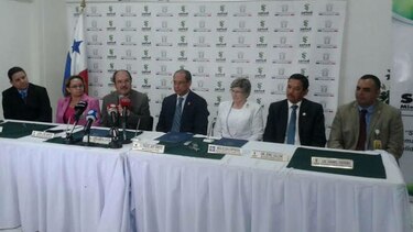 Gobierno y enfermeras anuncian acuerdo sobre escala salarial