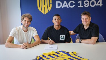 Joseph Pacheco llega al fútbol europeo con el DAC 1904