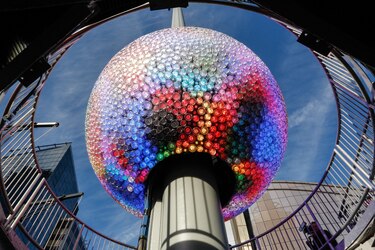 Times Square lanza la novena versión de la Bola de Nochevieja 