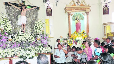 Fieles honran al Cristo de Esquipulas