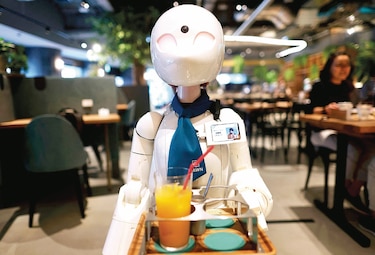Utilizan robot para impulsar inclusión laboral en Japón