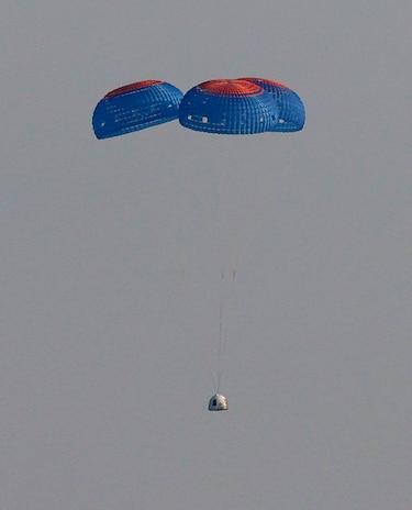 Aterriza en Texas la cápsula de Blue Origin en la que Jeff Bezos llegó al espacio