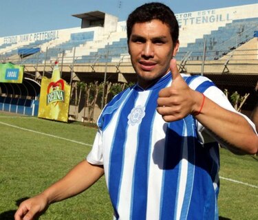 Salvador Cabañas anuncia su retiro del fútbol